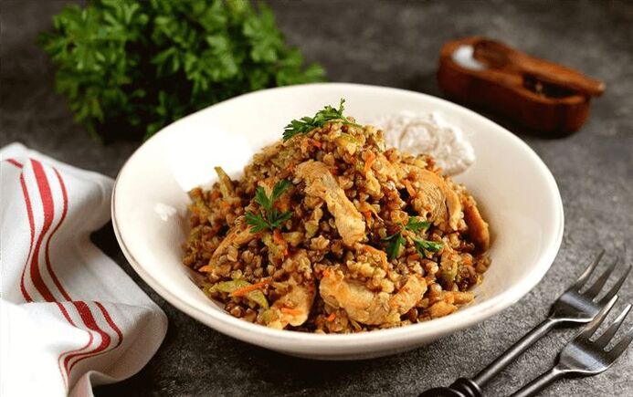 bouillie de sarrasin au poulet et poivrons doux