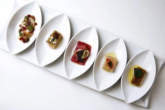 petites portions de plats sur le régime japonais